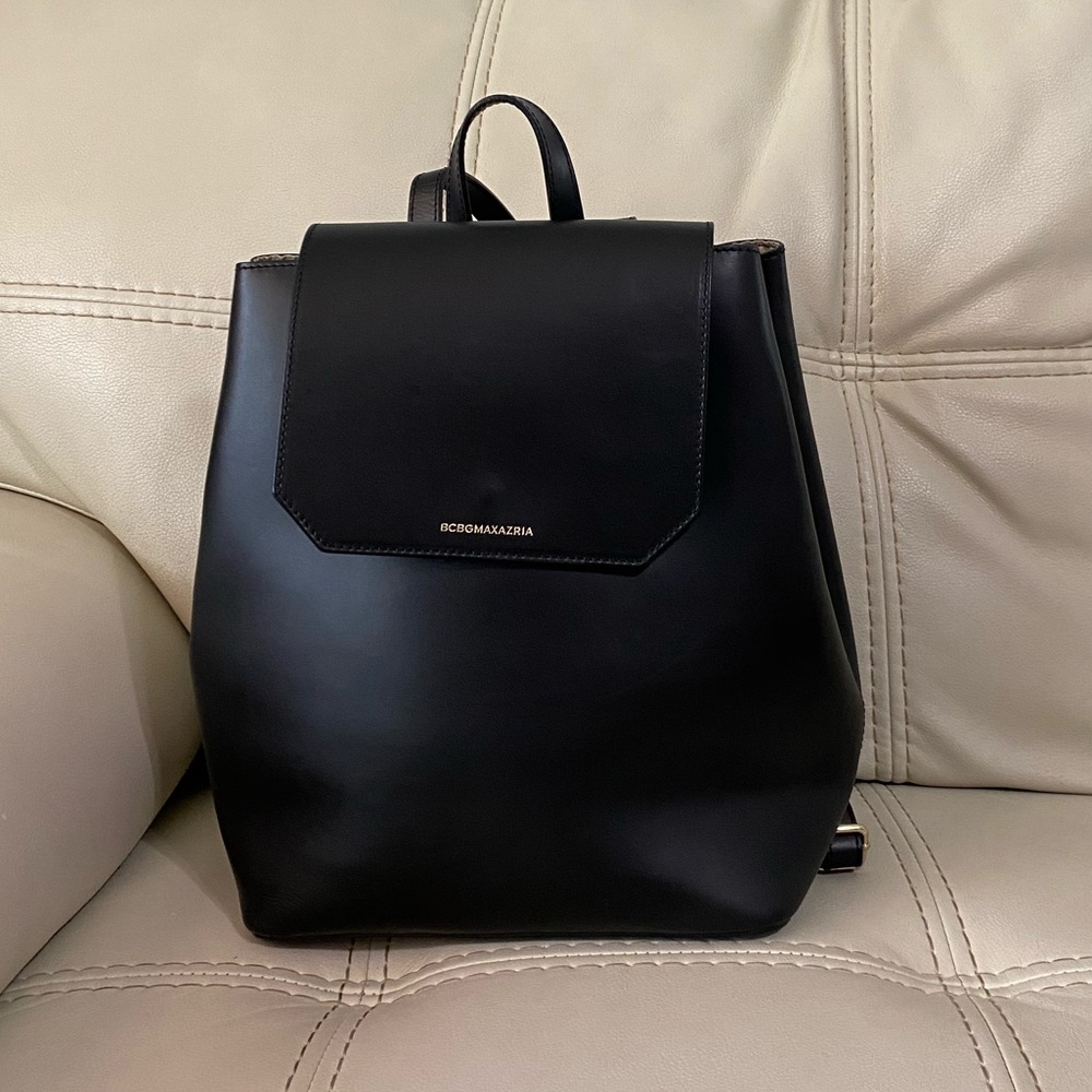 BCBG Maxazria Italian leather Backpack 🎒 VGUC.